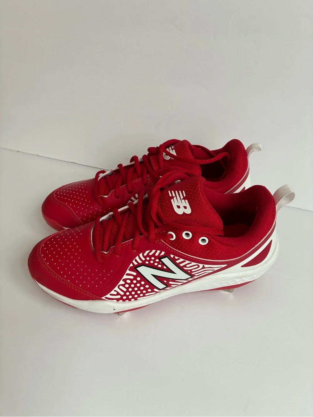 New Balance Women's Red and White Metal Baseball Cleats Size 9 Sports-Game